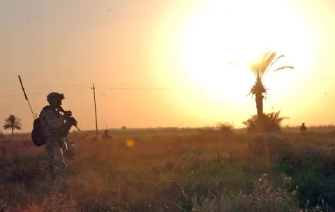 Iraqi Army, Paratroopers Working Together