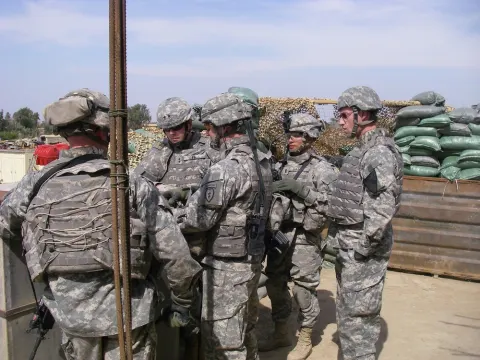 MND-B commanding general visits Alaskan Airborne Cavalry troops at checkpoi