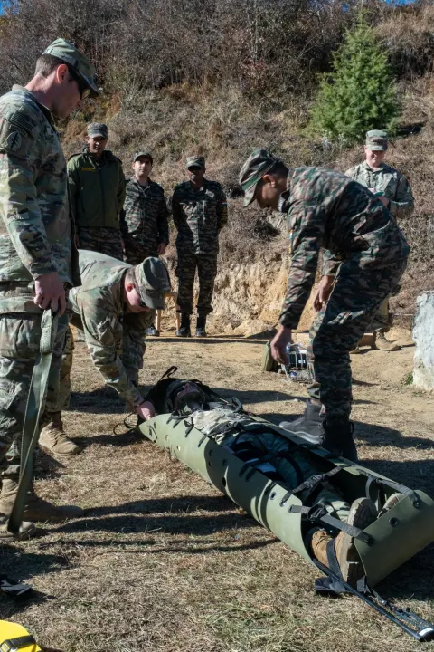 1-40th CAV Medics Demonstrate CASEVAC