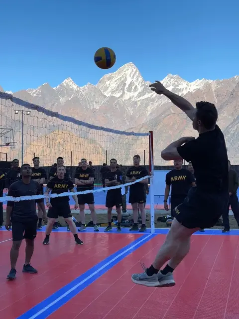 U.S., Indian Soldiers Play Volleyball